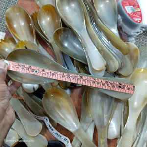 Ensemble de 2 cuillères et fourchettes à salade en corne de bœuf faites à la main, vaisselle naturelle à prix avantageux - Product Image 6