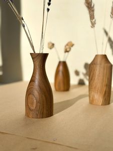 Vase de table en teck moderne artisanal sculpté, design rustique, style Japandi minimaliste, décoration intérieure - Product Image 4