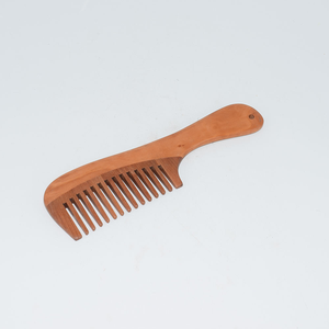 Peigne à cheveux en bois de pêche de haute qualité, artisanat naturel, logo personnalisé acceptable - Product Image 3