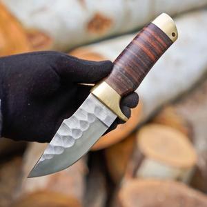 Cuchillo de Supervivencia de 9 Pulgadas Hecho a Mano en Acero al Carbono con Mango de Madera y Funda de Cuero |   Regalo perfecto para él - Product Image 4