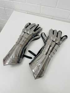 Gants de chevalier médiévaux en acier inoxydable, plaqués argent, style antique, armure de bras, objet de collection, artisanat d'art - Product Image 3