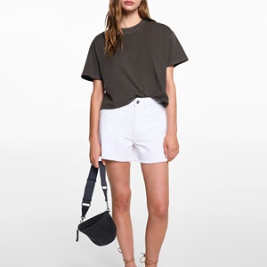 Vente en gros de t-shirts courts TRIKSY STAR à bas prix, unis, pour femmes, style streetwear, manches courtes, coupe ample, polyester/coton - Product Image 3