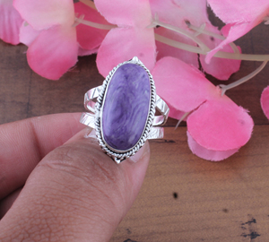 Bague Femme Style Bohème Antique en Argent Massif 925 avec Pierre d'Améthyste, Sertissage Clos, Bordure Texturée en Corde Détaillée, Cabochon Ovale, Bijou Tendance - Product Image 1