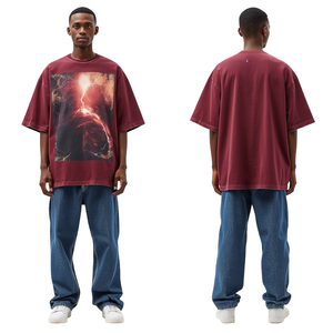 T-shirt de luxe pour homme, coupe ample et oversize, avec impression numérique artistique inspirée de la technologie, sérigraphie et impression en relief - Product Image 2