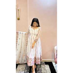 Vestidos de noche de diseñador Elegante vestido Anarkali con Pent y Dupatta para ropa de fiesta - Product Image 4