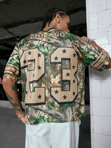 Camiseta Deportiva Oversize de Fútbol Americano con Estampado de Camuflaje, Estilo Y2K, Personalizable con Gráficos, Chicago 23, Estilo Vintage - Product Image 5
