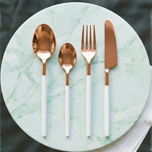 Ensemble de couverts de luxe en or rose PVD avec manche blanc, cuillère, fourchette, couteau, vaisselle, argenterie haut de gamme - Product Image 6