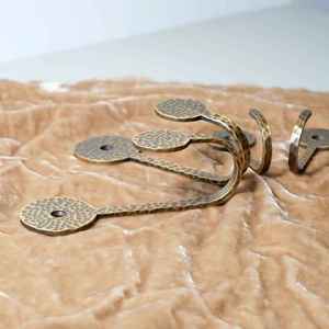 Crochets décoratifs de luxe en laiton pour meubles, avec quincaillerie haut de gamme pour armoires et tiroirs, pour la décoration intérieure et la restauration. - Product Image 1