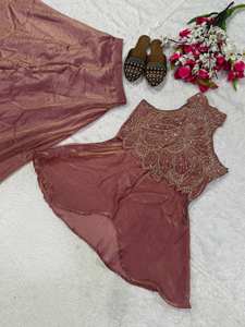 Ensemble Salwar Kameez de Luxe 2026 à Col Halter pour Soirée, en Soie Scintillante, Style Indo-Occidental, Tendance Fusion Ethnique Bollywood - Product Image 5