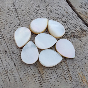Cabujón de Nácar Natural, Corte Pera, Parte Posterior Plana, Grado AAA, Gema Blanca, Todos los Tamaños Disponibles - Product Image 6