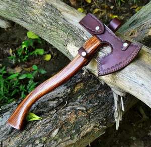 Marteau Viking en acier Damas fait main avec manche en bois de rose, qualité industrielle, 20 pouces de longueur, personnalisable OEM pour travaux extérieurs - Product Image 2