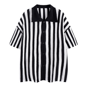 Chemise décontractée à manches courtes en toile tricotée rayée pour homme, boutonnée, respirante, coupe classique, motif noir et blanc - Product Image 1