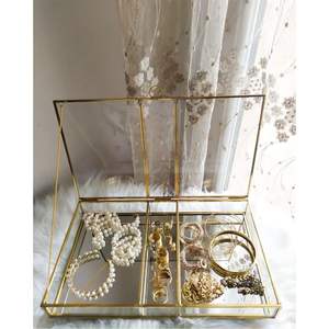 Boîte de présentation en verre pour bijoux, élégante, avec couvercle texturé côtelé, petite boîte de rangement pour maquillage, finition laiton de qualité supérieure, coffret cadeau - Product Image 5