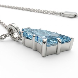 Collar con Colgante de Diamante Cultivado en Laboratorio, Corte Geométrico en Forma de Flecha, Color Azul Intenso, 1.25 CT, Certificado IGI, Cadena de Oro Blanco Sólido de 18k - Product Image 2