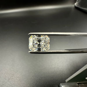 พลอยมอยส์ซาไนต์สีขาว DEF VVS ขนาด 7x9 มม. รูปทรงเรเดียนท์คัท ผลิตในห้องปฏิบัติการ สำหรับงานประดิษฐ์เครื่องประดับชั้นดี - Product Image 4