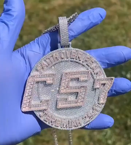 Colgante de Plata de Ley 925 con Diseño Redondo de Medallón Brillante de Diamante Moissanite VVS, Letra Personalizada, Estilo Hip Hop, para Uso Diario - Product Image 1