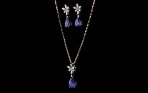 Elegante colgante de perla marquise y circonita redonda brillante cultivada en laboratorio con piedra azul de laboratorio y pendientes a juego | Conjunto de Joyería de Diamantes para Novia - Product Image 2