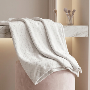 Heavy Warm Flannel Blankets for Cold Weather Hotel Winter Use Bulk Wholesale Custom Logo Thermal <b>Bed</b> <b>Cover</b> Blankets Supply - Product Image 1