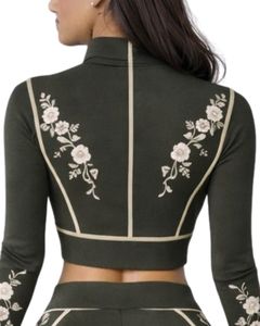 Conjunto de yoga de dos piezas verde oliva para mujer, top corto con cremallera y pantalones acampanados de cintura alta con bordado floral, ropa deportiva para gimnasio, OEM personalizado - Product Image 4