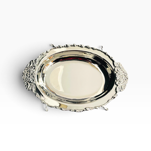 Plateau à chocolat blanc avec découpe décorative et poignées noires – Fournisseur d'accessoires de chocolat personnalisables – Tailles et couleurs sur mesure disponibles - Product Image 5