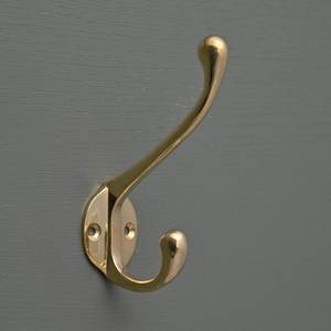 Gancho de pared artesanal de latón para una organización elegante del hogar, que ofrece un almacenamiento colgante confiable para el uso diario en el hogar. - Product Image 6