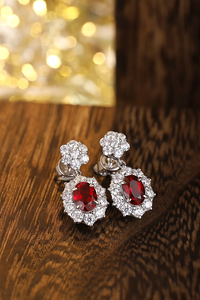 Pendientes Clásicos de Oro Blanco con Diamantes y Gema Roja de Corte Ovalado, Joyería de Boda para Mujer - Product Image 5