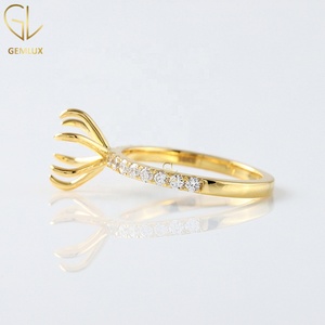Anillo de Oro de 14k con Montura Semicompleta, Diamante Moissanita de Corte Redondo con Anillo de Acento - Product Image 6