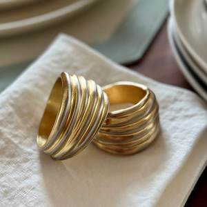 Luxury Aluminum Napkin Rings Designed For Elegant Wedding Reception Banquet And Fine Dining <b>Table</b> Decoration - Product Image 1