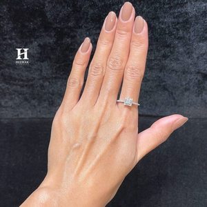 Anillo de compromiso de lujo con halo de diamantes cultivados en laboratorio, corte princesa, oro blanco de 14K, micro pavé, halo cuadrado, joyería de boda - Product Image 1