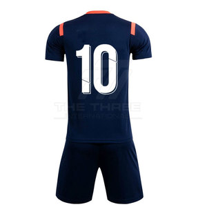 Tenue de football en tissu respirant et anti-transpiration de haute qualité, conçue pour garder les joueurs au frais et au sec lors des matchs de football intenses - Product Image 2