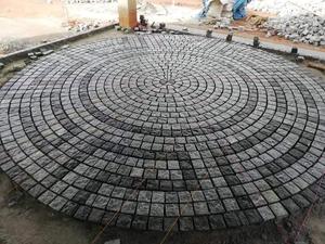 Pavés en pierre naturelle gris foncé taillés à la main, pierres carrées pour le jardin et l'aménagement du sol pour l'extérieur - Product Image 3