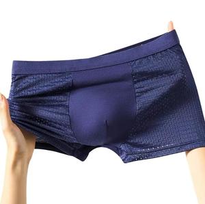 Shorts Bermuda décontractés pour hommes en coton et élasthanne respirant, couleur unie, avec logo frontal, fermeture boutonnée, taille mi-haute, tricotés - Product Image 2