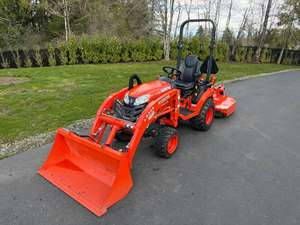 Tracteur diesel subcompact Kubota BX2380 23HP 4x4 avec chargeur, tracteur utilitaire compact Kubota BX2380 4x4 pour pelouse et exploitation agricole - Product Image 2