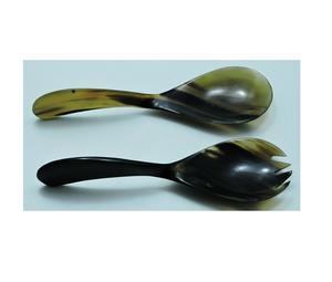 Meilleures ventes : Ensemble de 2 cuillères à salade en corne, fabriquées à la main à partir de corne de buffle naturelle, à prix abordable - Product Image 1