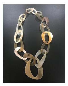 Collar de Cuerno Natural Hecho a Mano con Acabado Pulido, Diseñado para Amantes de la Joyería de Moda que Buscan Accesorios de Estilo Étnico Único - Product Image 3