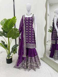 Ensemble prêt-à-porter entièrement cousu avec haut en faux georgette orné de broderies et de sequins, pantalon sharara et dupatta. - Product Image 5