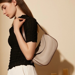 NOUVEAU Sac bandoulière pour femme en cuir pleine fleur de vachette, style vintage, avec poignée - Sacs forme coussin. - Product Image 4