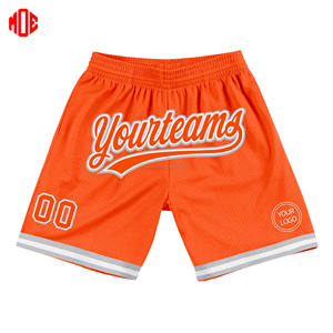 Short de basket-ball d'été de base de 5 pouces d'entrejambe de style de rue pour hommes Design en maille solide Deux poches profondes à l'ourlet latéral Logo personnalisé - Product Image 5