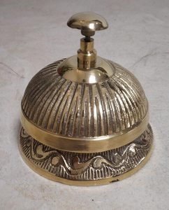 Cloche de table en laiton, cloche de réception d'hôtel, cloche de service pour bureau et école, cloche de bureau vintage en laiton antique, cloche de service de bureau13 - Product Image 4