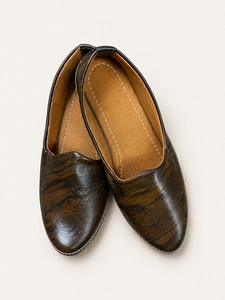 Stylish Men Jutties Closed Toe Outdoor Fashion Raxine Material QTC Brand All Seasons - Product Image 2