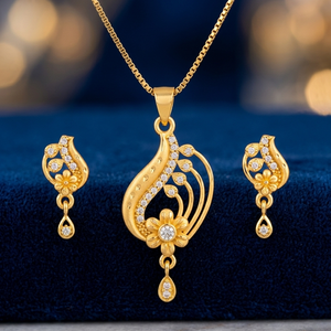 Conjunto de Collar con Colgante Floral Chapado en Oro y Pendientes a Juego |   Conjunto de Joyería Étnica Tradicional para Mujer - Product Image 2