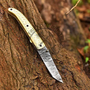 มีดพับดามัสกัสแบบพกพา รุ่นใหม่ล่าสุด ผลิตด้วยมืออย่างประณีต เหมาะสำหรับพกพา ล่าสัตว์ เอาตัวรอด และตั้งแคมป์ พร้อมด้ามจับทองเหลือง - Product Image 2