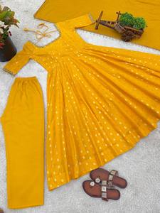 En gros, Ensemble Salwar Kameez Anarkali de luxe couleur moutarde, Robe évasée à imprimé doré, Dupatta, Bordure à pompons de perles, pour mariage indien pakistanais - Product Image 5