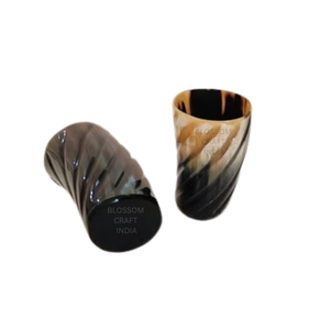 Gobelet à boisson en corne de buffle, artisanal, écologique, idéal pour les collectionneurs et la maison - Product Image 4