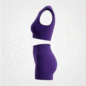 Ensemble sportif deux pièces côtelé pour femme : crop top sans manches et short taille haute, couleur unie, longueur au-dessus du genou - Product Image 3