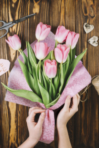 Papier d'emballage floral en tissu non tissé COWBERRY ROLL, imperméable, idéal pour la fête des Mères et la Saint-Valentin – Meilleures ventes - Product Image 3