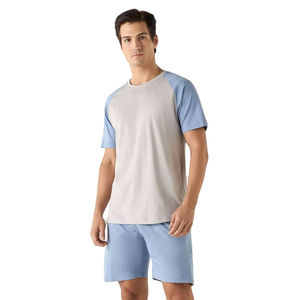 Ensemble de vêtements d'été pour homme en deux pièces avec short et t-shirt à manches courtes, tenue légère et écologique, t-shirts et shorts - Product Image 1