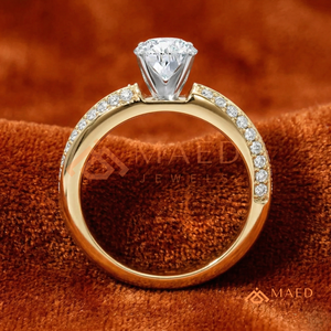 Anillo de Boda de Lujo en Oro de 14K con Diamantes Redondos y Engaste Pavé de Tallo Dividido para Mujer - Product Image 3
