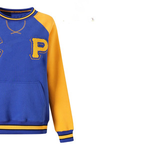 เสื้อสเวตเชิ้ต Sigma Gamma Rho Chenille ลายตัวอักษรกรีกสำหรับผู้หญิง สีน้ำเงินเหลือง แขนเสื้อแบบแร็กแลน มีกระเป๋า คอกลม เสื้อพูลโอเวอร์สำหรับชมรมนักศึกษา - Product Image 4
