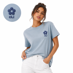 Camiseta personalizada para mujer, color azul claro, con bordado, media manga, de algodón, corte regular, para todas las temporadas. - Product Image 1